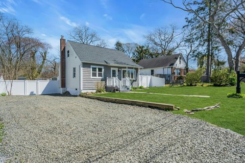 133 Lakeview Dr, Mastic Beach, NY, 11951-3121 | Card Image