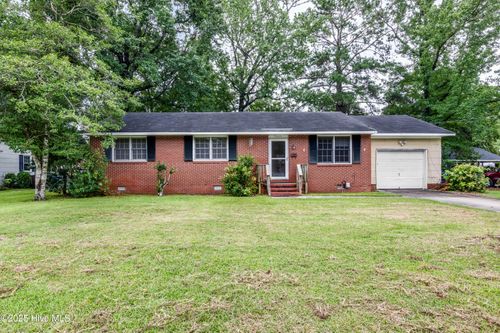 3007 Northwoods Dr, Jacksonville, NC, 28540-3841 | Card Image