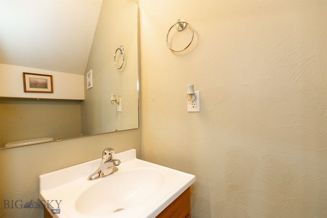 Powder Room off Kitchen | Image 20