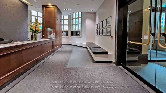 1001 - 426 University Ave, Condo with 2 bedrooms, 1 bathrooms and null parking in Toronto ON | Image 12