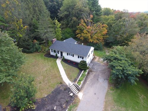 8 Blueberry Ln, Sturbridge, MA, 01566-1114 | Card Image