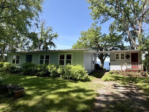 250 Maquam Shore Rd, Swanton, VT, 05488-9638 | Card Image