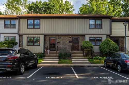77 Highview Dr, Woodbridge, NJ, 07095-3908 | Card Image