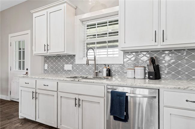 917 Farney Rd, House other with 3 bedrooms, 2 bathrooms and 2 parking in Lorena TX | Image 11
