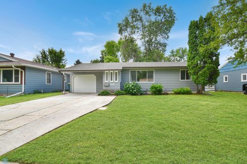 219 10th Ave E, West Fargo, ND, 58078-3001 | Card Image