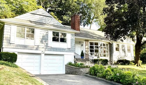 18 Taunton Rd, Scarsdale, NY, 10583-5610 | Card Image