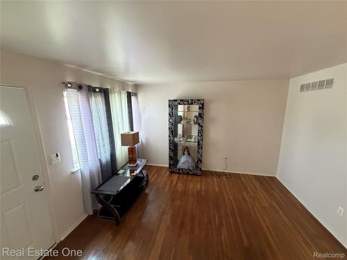 23517 Baker St, Taylor, MI, 48180-7307 | Card Image