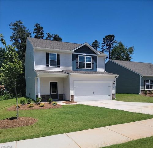 1041 Russell Dr, Winston Salem, NC, 27127-4955 | Card Image