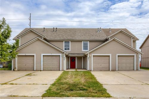 851 167th Ct, Gardner, KS, 66030-1460 | Card Image