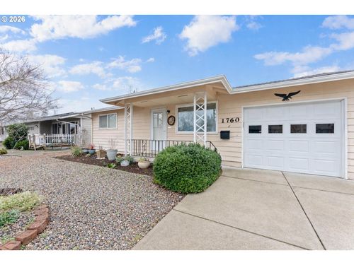 1760 Vanderbeck Ln, Woodburn, OR, 97071-2739 | Card Image