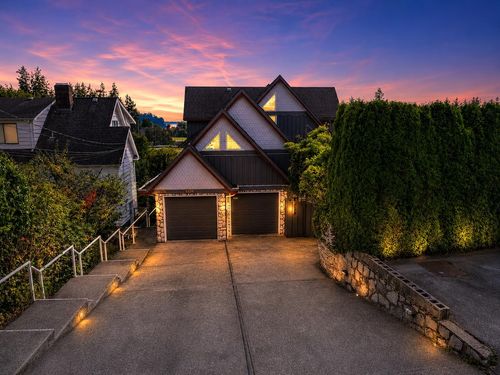 1128 Esplanade Avenue, West Vancouver, BC, V7T1G3 | Card Image