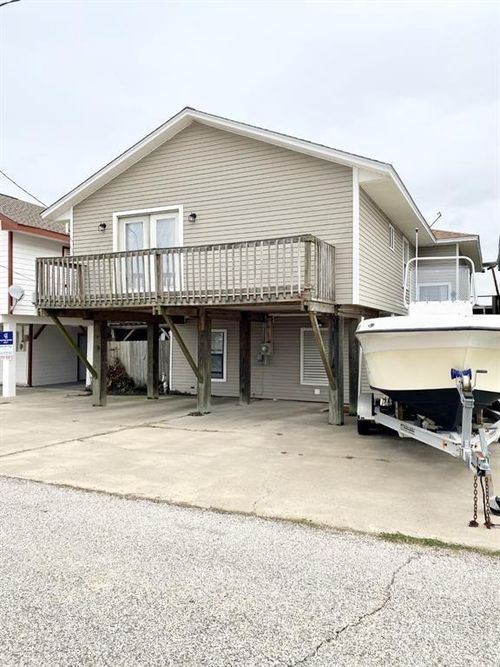 318 Marine Way, Freeport, TX, 77541-7936 | Card Image