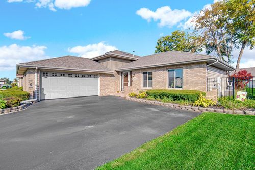 901 Robin Ct, Dyer, IN, 46311 | Card Image