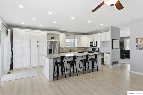 20810 Paul Cir, Elkhorn, NE, 68022-6939 | Card Image