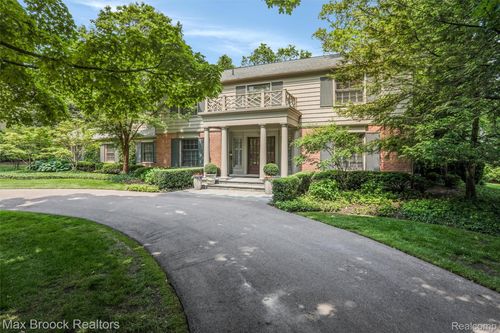 1157 W Glengarry Cir, Bloomfield Hills, MI, 48301-2225 | Card Image