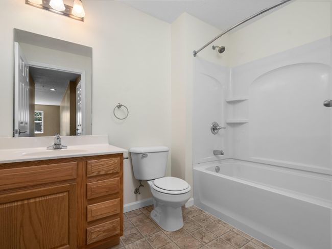 UNIT-104 - 301 N Lake St, Condo with 2 bedrooms, 2 bathrooms and null parking in Cadillac MI | Image 15