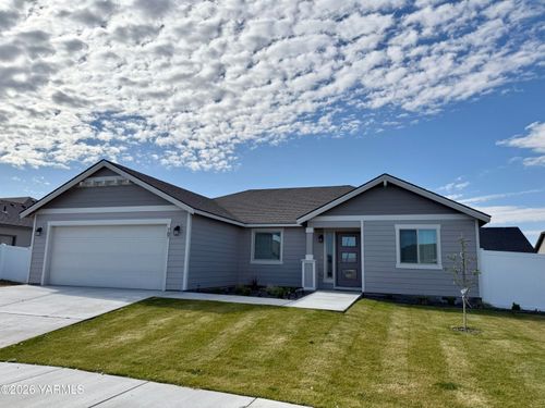 707 Grapevine St, Grandview, WA, 98930-4502 | Card Image
