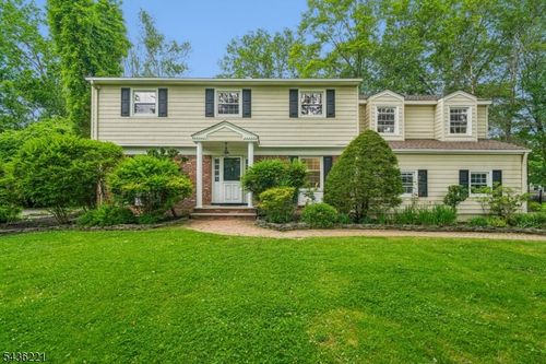 19 Colonial Way, New Providence, NJ, 07974-1104 | Card Image