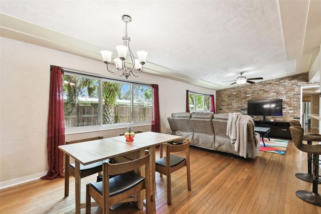422 Dunedin Cir, House other with 4 bedrooms, 2 bathrooms and null parking in TEMPLE TERRACE FL | Image 8