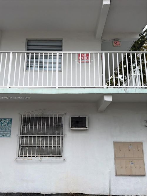 12-323 Washington Ave, Miami Beach, FL, 33139 | Card Image