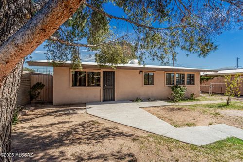 2107 S Amigo Ave, Tucson, AZ, 85713-3911 | Card Image
