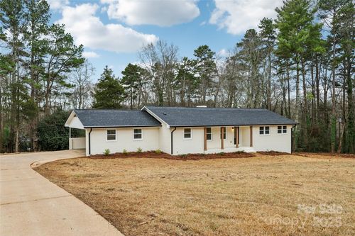 246 E Church St, New London, NC, 28127-8745 | Card Image