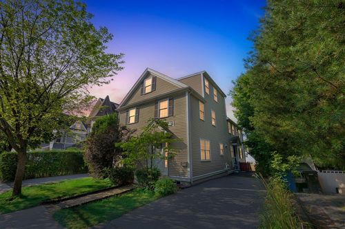 582-582 Trapelo Rd, Belmont, MA, 02478-1404 | Card Image