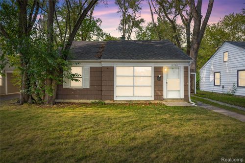 10720 Albany St, Oak Park, MI, 48237-3907 | Card Image