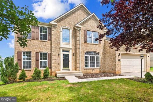 83 Drawing Arm Ln, MARTINSBURG, WV, 25403-1670 | Card Image