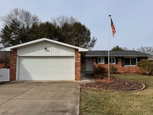 3305 Charles Dr, Vienna, WV, 26105-1647 | Card Image