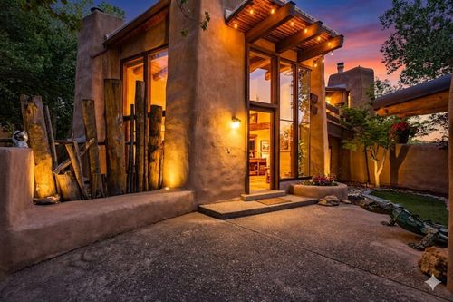 3232 Don Quixote Dr Nw, Albuquerque, NM, 87104-3077 | Card Image