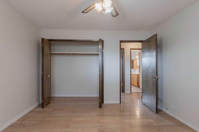 572 Penworth Way Se, Home with 4 bedrooms, 2 bathrooms and 2 parking in Calgary AB | Image 13