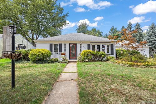 5839 Yale St, Westland, MI, 48185-3111 | Card Image