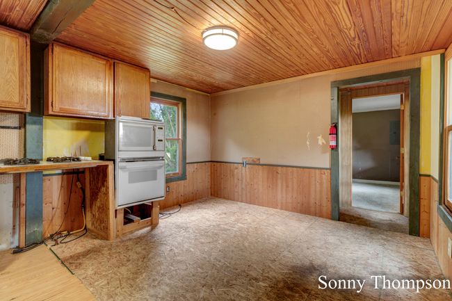 Dining Area | Image 17