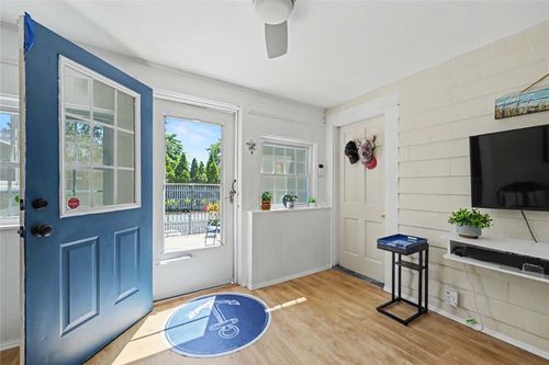 75 Princes Hill Ave, Barrington, RI, 02806-3025 | Card Image