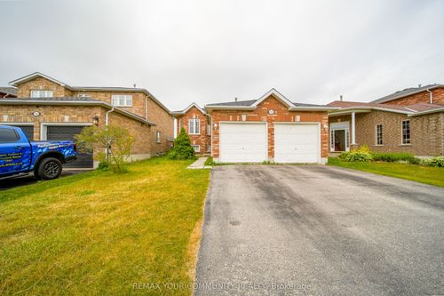 114 Bird St, Barrie, ON, L4N0W6 | Card Image