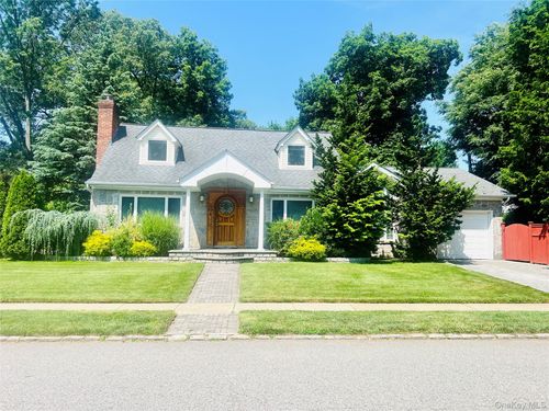 65 Maple Dr, New Hyde Park, NY, 11040-3327 | Card Image