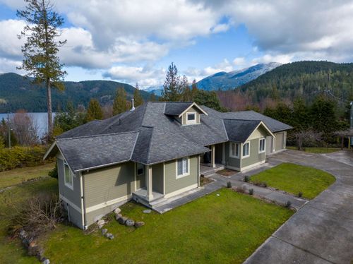 4736 Bear Bay Road, House other with 5 bedrooms, 3 bathrooms and 10 parking in Pender Harbour BC | Card Image