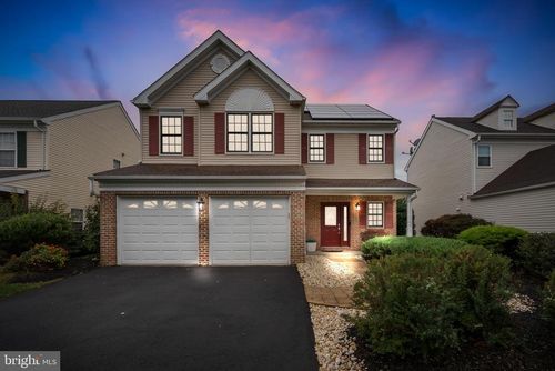 4 Sandstone Rd, East Windsor, NJ, 08520-3039 | Card Image