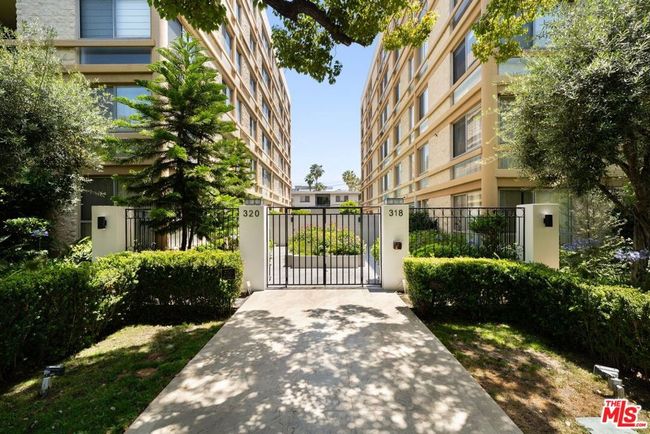 UNIT-406 - 318 N Maple Dr, Condo with 2 bedrooms, 3 bathrooms and 2 parking in Beverly Hills CA | Image 39