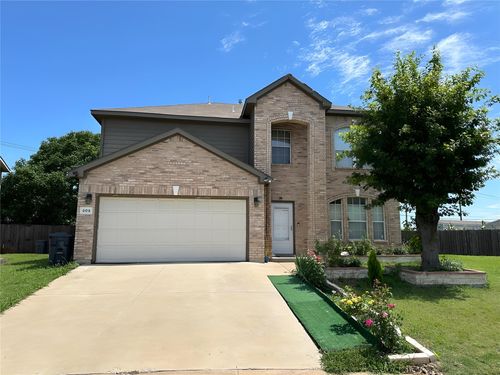 809 Pryor Dr, Arlington, TX, 76001-7397 | Card Image