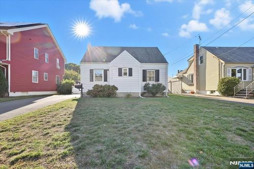 10-22 2nd St, Fair Lawn, NJ, 07410-1060 | Card Image