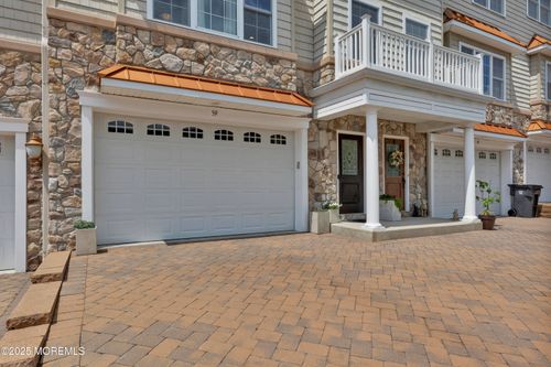 59 White Oak Ln, Aberdeen, NJ, 07747-1970 | Card Image