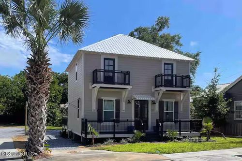 649 Howard Ave, Biloxi, MS, 39530-4311 | Card Image