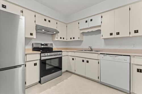 104-32885 George Ferguson Way, Abbotsford, BC, V2S7X1 | Card Image
