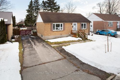 1583 Hartlet St, London, ON, N5V1X7 | Card Image
