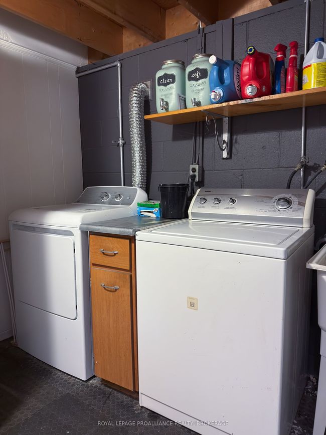 70 Briscoe St, House other with 4 bedrooms, 2 bathrooms and 4 parking in Amherstview ON | Image 29