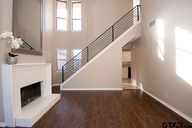 5907 Hollytree Dr, Townhouse with 2 bedrooms, 2 bathrooms and null parking in Tyler TX | Image 8