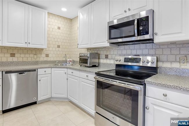 8915 Bergenwood Ave, Condo with 1 bedrooms, 1 bathrooms and null parking in North Bergen NJ | Image 9