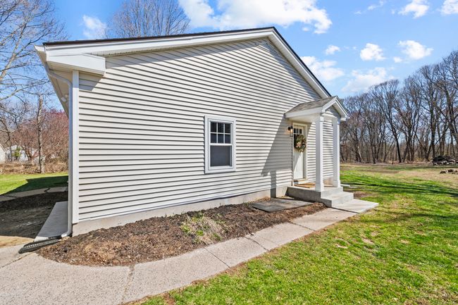 596 Bush Hill Rd, House other with 2 bedrooms, 1 bathrooms and 4 parking in Manchester CT | Image 27